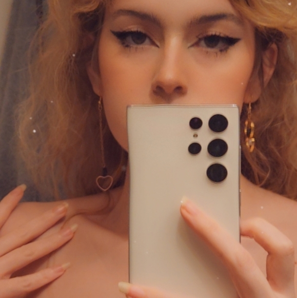 Meet your Posher, Victoria - Picture 1 of 1